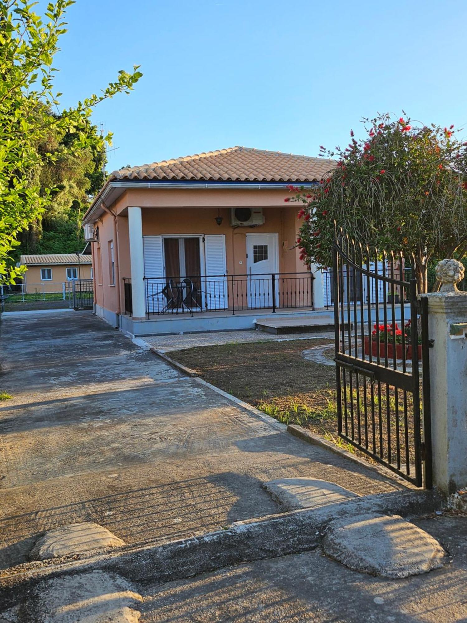 House With Yard Villa Alikész Potamú Kültér fotó
